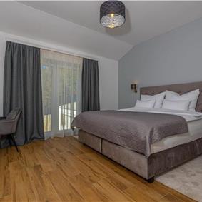 5 bedroom villa with pool near Crikvenica, sleeps 10